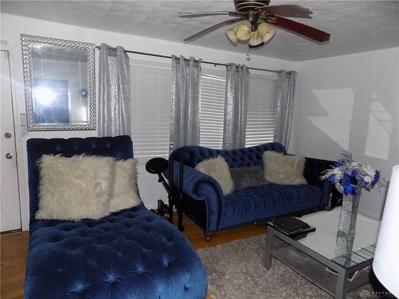 3rd image of 3958 Yellowstone Ave