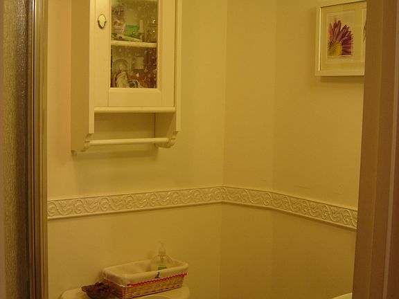 Family room Bath