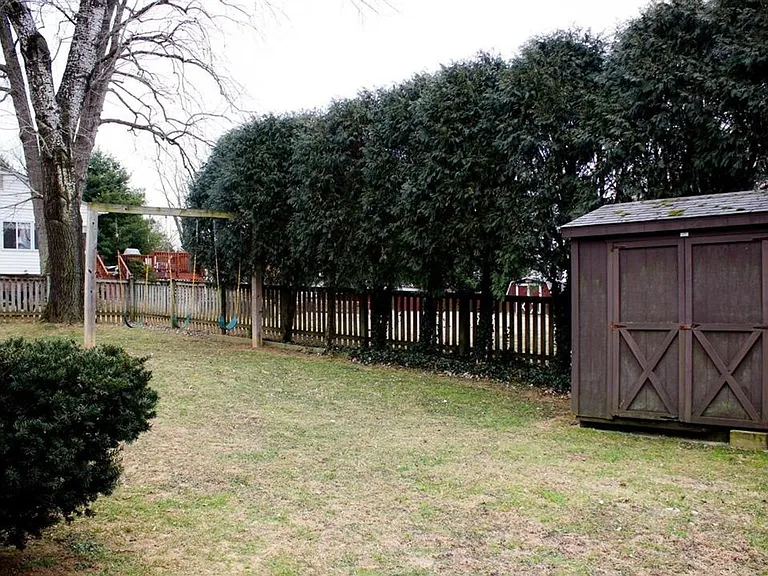 207 Dawson Dr — Photo 24
