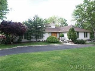 37 Rolling Hills Ln, Harrison, NY 10528