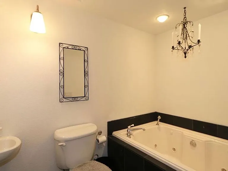 4350 Lyndenwood Cir — Photo 15