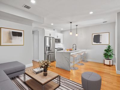 174 W 7th St #1, Boston, MA, 02127