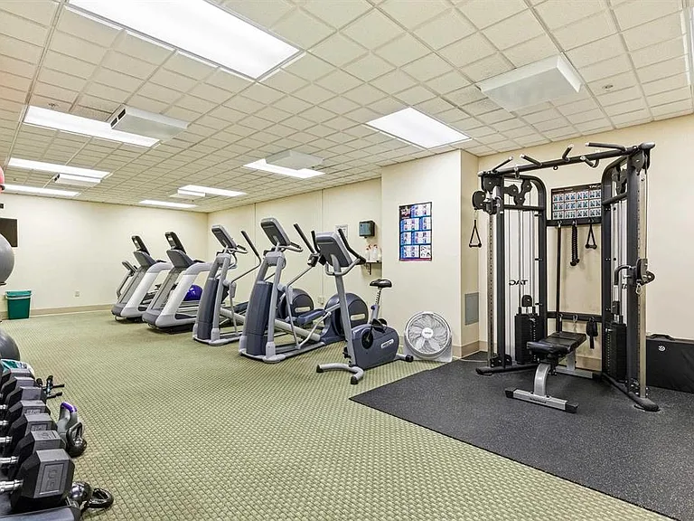 360 W Washington Ave #1001 — Photo 37