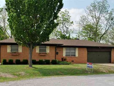 513 Circle Dr, Marietta, OK, 73448