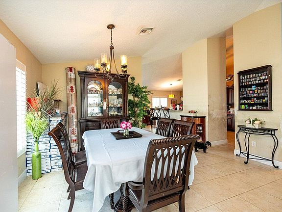 4th image of 1433 SE Barker Lane