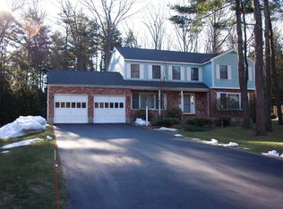 29 Stowecroft Dr, Hampton, NH 03842