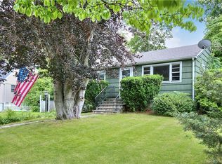 17 Sleepyhollow Dr, Norwalk, CT 06851