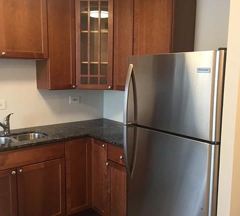 3rd image of 5100 N Marine Dr APT 5C