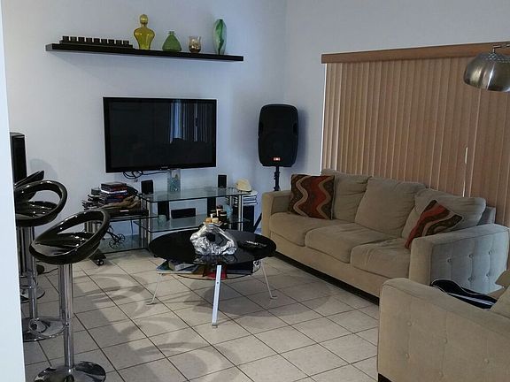 3rd image of 1154 NE 41st Ave