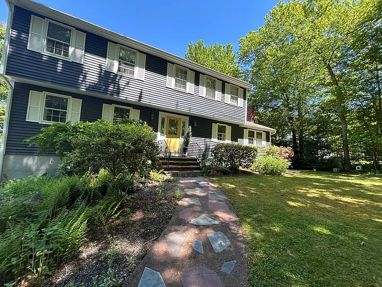 1 Castle Hill Rd — Photo 25