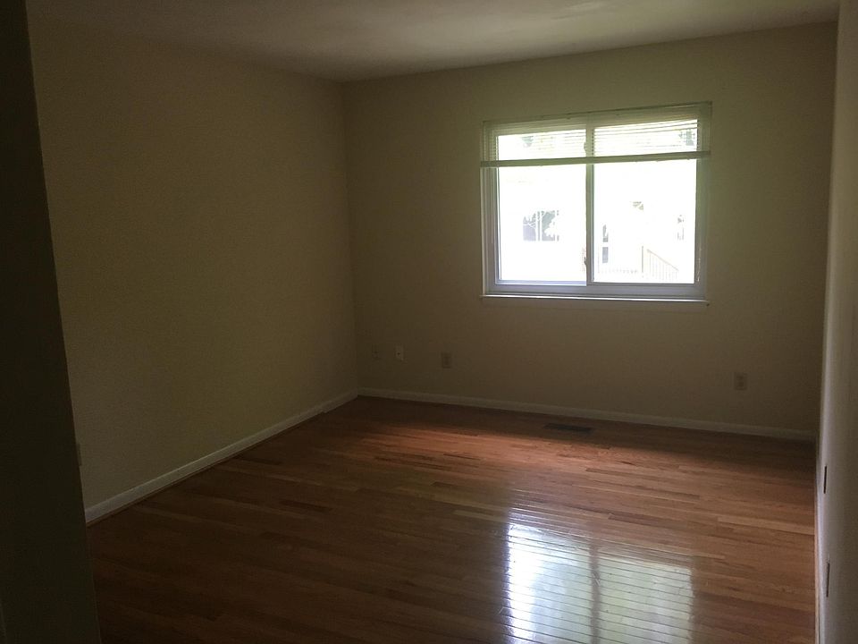 2nd image of 1737 Donlee Dr