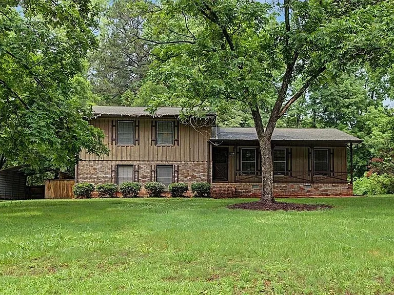 2985 Fredrick Dr — Photo 1