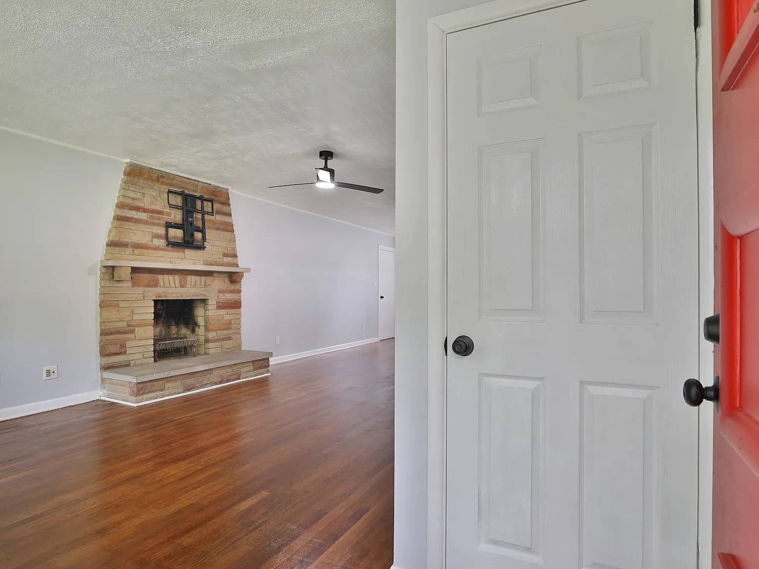 3 bed, 1544 sqft, $3,000 — Photo 3
