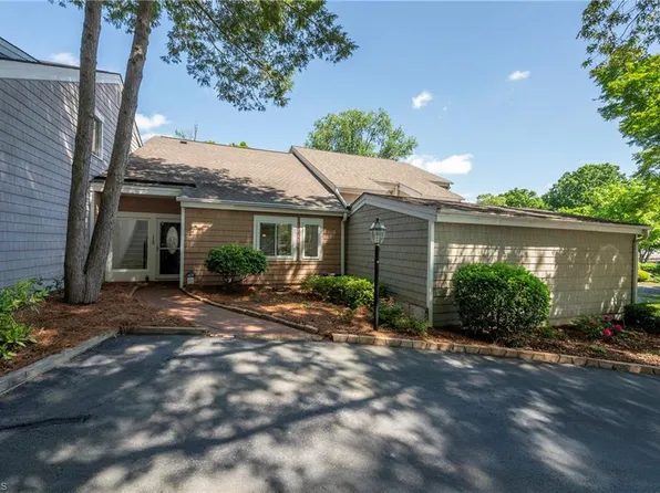 119 Golfview Dr, Bermuda Run, NC 27006
