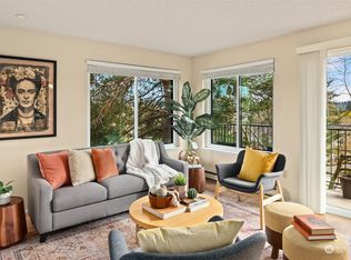 8015 Greenwood Ave N APT 302, Seattle, WA 98103