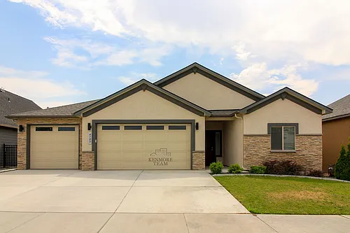 4743 Jodie St Photo 1