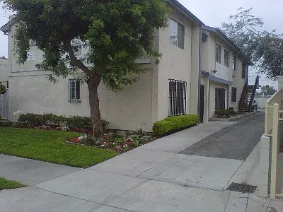 1100 E 112th St #1100 — Photo 10