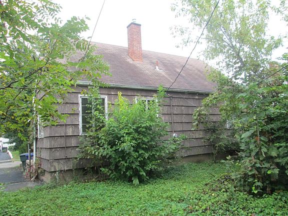 2nd image of 3476 Dresden St
