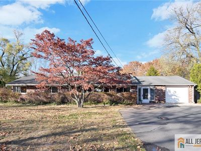 25 Dillon Rd, Kendall Park, NJ, 08824
