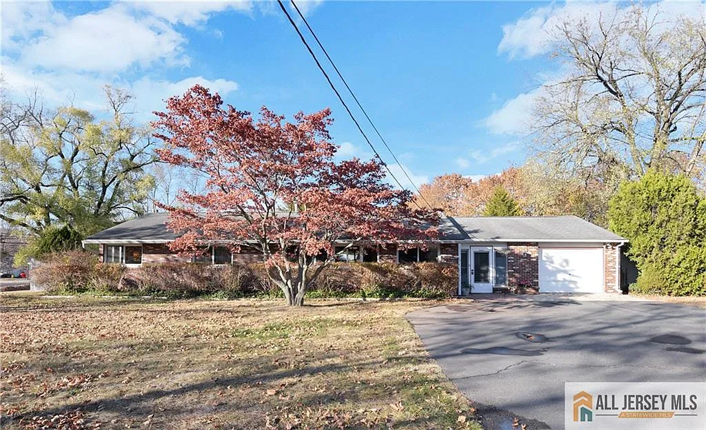 25 Dillon Rd photo 1