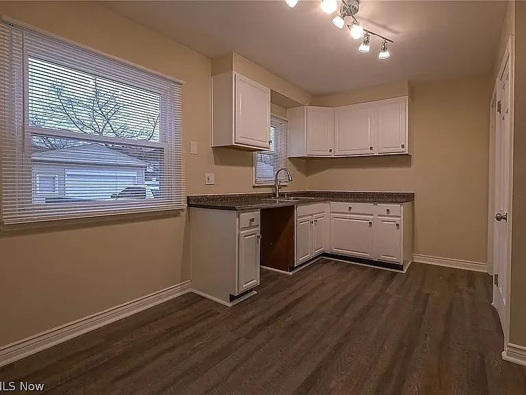 21151 Fuller Ave — Photo 6
