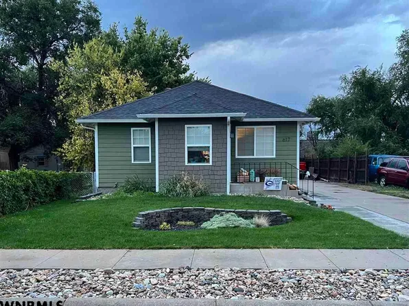 617 W 19th St, Scottsbluff, NE 69361