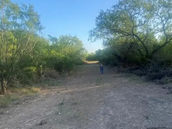 494D Chavarria Rd, Eagle Pass, TX 78852