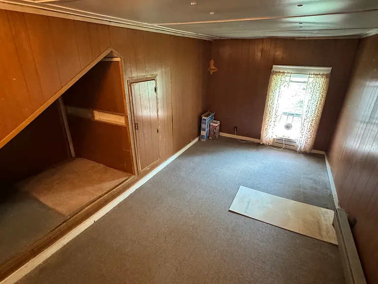 216 N Capital Ave — Photo 7