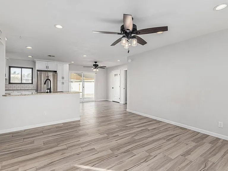 1420 N Rose St — Photo 5