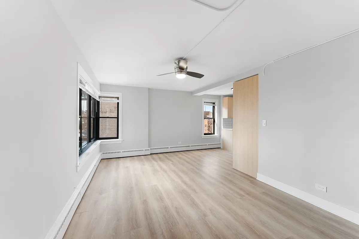 Building Photo - 5858.5 N Sheridan Rd #408
