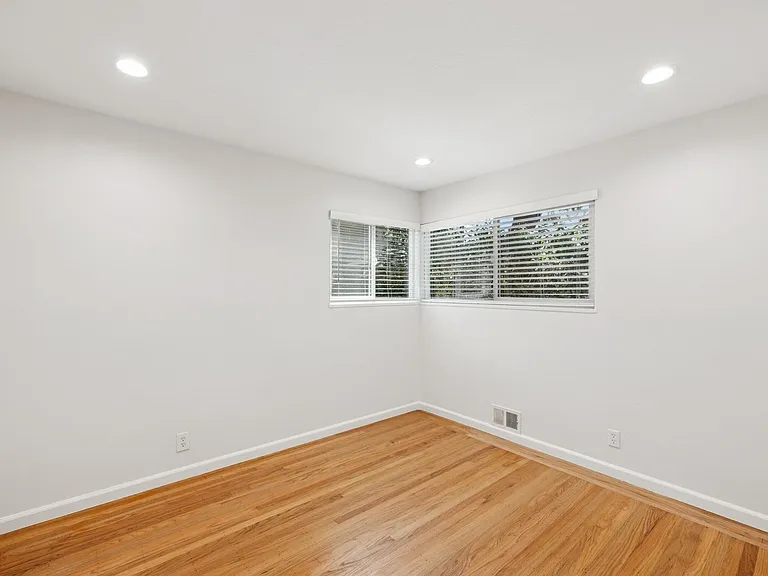 815 Roble Ave — Photo 7