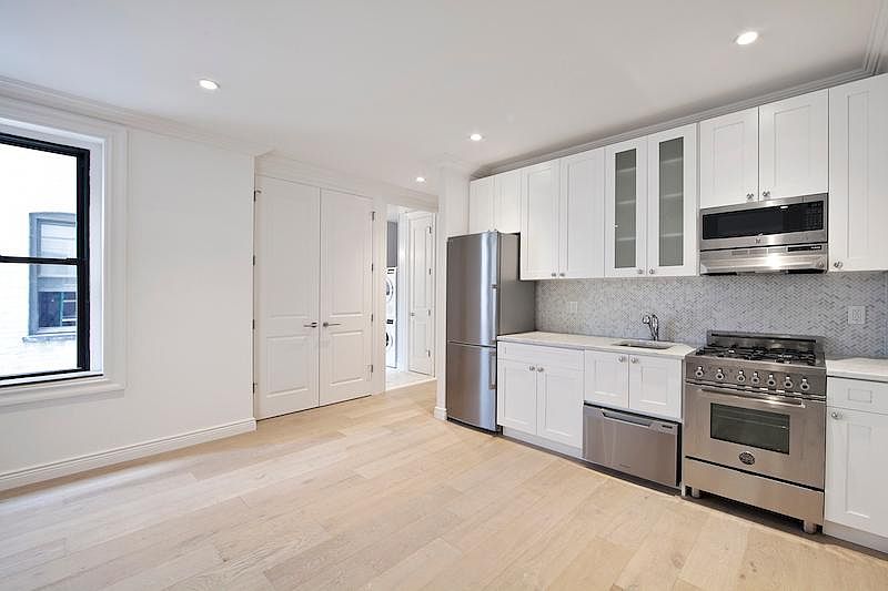 1st image of 115 Henry St APT 2C