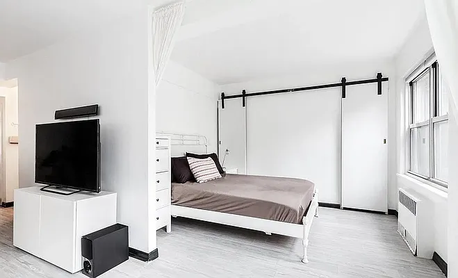 Rented by SERHANT. | media 2