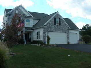 825 Indian Springs Dr, Lancaster, PA