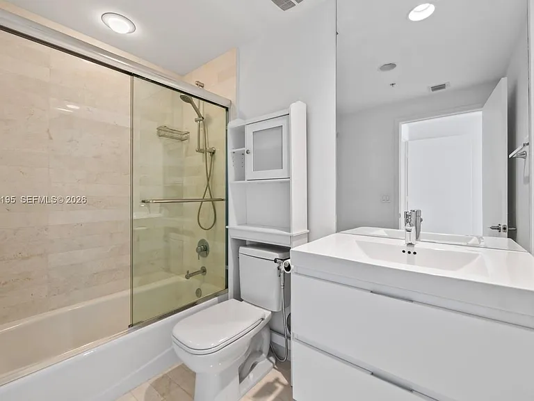 17301 Biscayne Blvd #811 — Photo 34