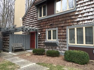 23 Stonewood Ct, Racine, WI 53402