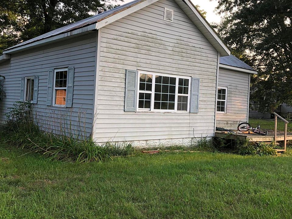 1st image of 215 Railroad St