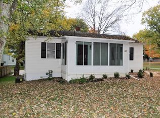 120 1/2 1st St, Pleasantville, OH
