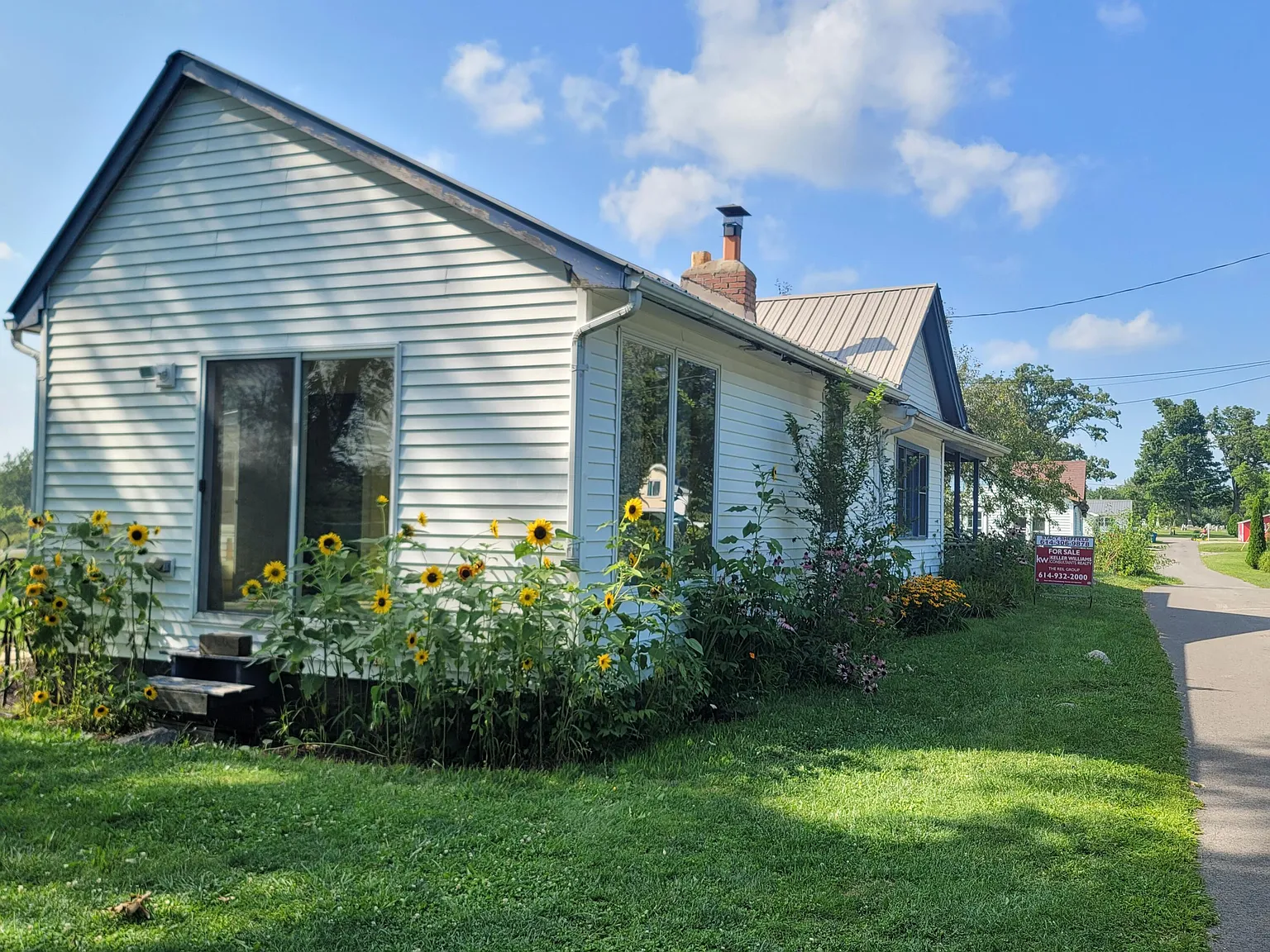 636 Highland Ave photo 1