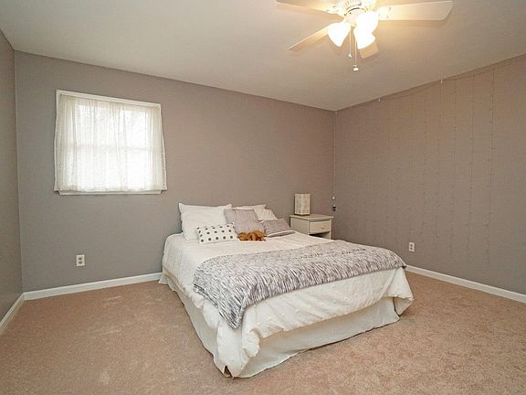 4th image of 10012 Sonya Ln