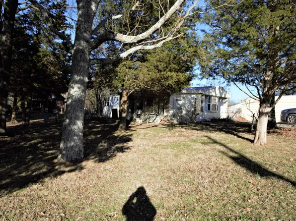 160 Mark Dr, Goreville, IL 62939