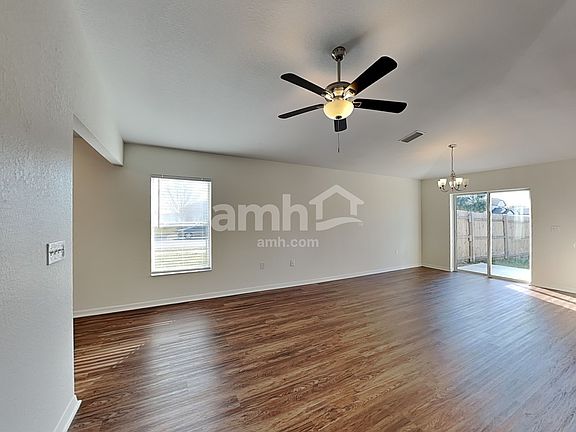 5th image of 2207 13th Ave E