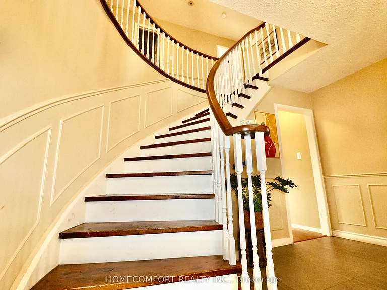 12 Banbury Ct — Photo 17