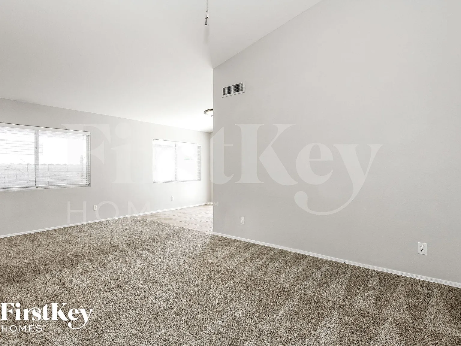 3 bed, 2.0 bath, 1138 sqft, $2,120 — Photo 4