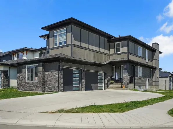 192 W Sandpiper Lndg, Chestermere, AB T1X 1Y8