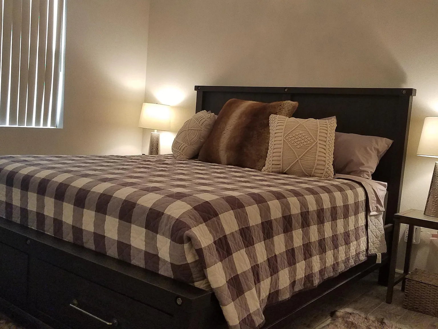 3 bed, 2.0 bath, 1326 sqft, $3,500 — Photo 4