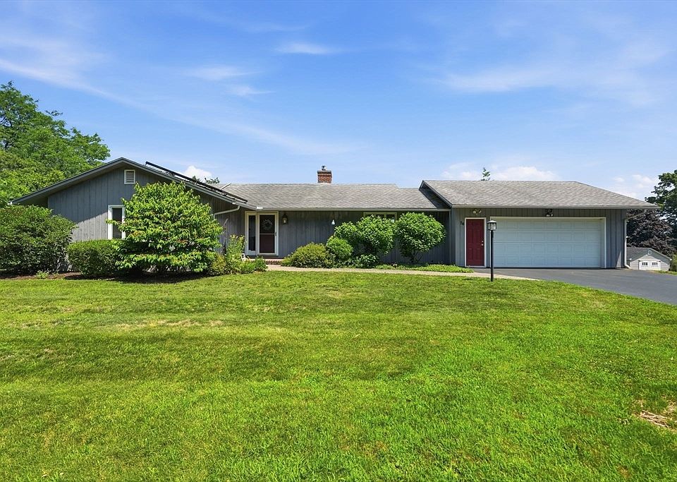 1st image of 54 Sawmill Plain Rd