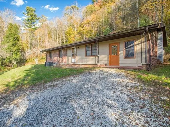 30 Top Of The Mountain Rd, Hendersonville, NC 28739