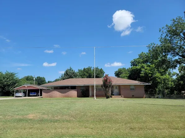 506 E Schmid St, Wynnewood, OK 73098