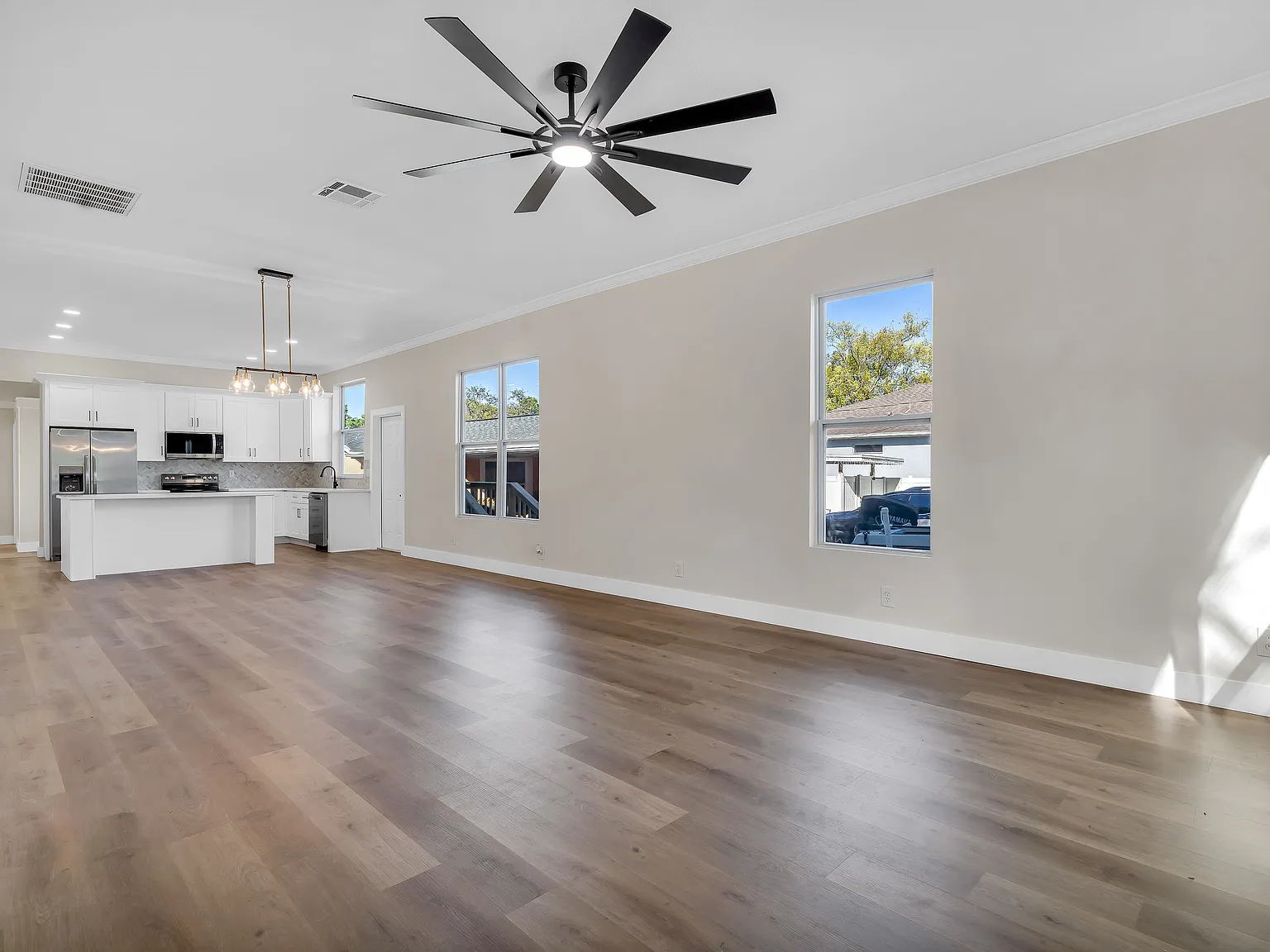 4 bed, 1700 sqft, $3,200 — Photo 2